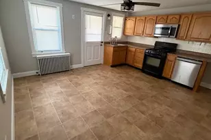 61 N Hull St, Reading, PA 19608 - Photo 3