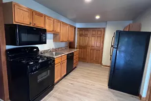 228 N Centre Ave, Leesport, PA 19533 - Photo 5