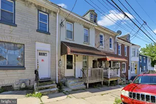 1122 Buttonwood St, Reading, PA 19604 - Photo 1