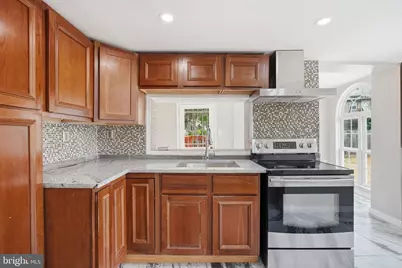 329 Lombard Street, Reading, PA 19604 - Photo 13