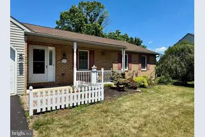 304 W Walnut Tree Drive, Blandon, PA 19510 - Photo 3