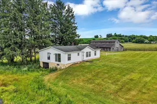 350 Myer Dr, Fredericksburg, PA 17026 - Photo 3
