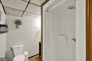 302 Elmwood Ave, Reading, PA 19609 - Photo 25