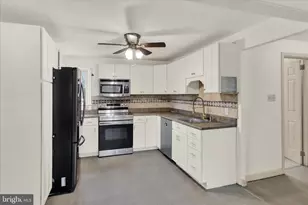 302 Elmwood Ave, Reading, PA 19609 - Photo 7