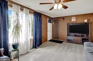 27 Maywood Ave, Reading, PA 19608 - Photo 5