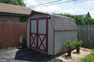 2120 Peters Rd, Reading, PA 19601 - Photo 15