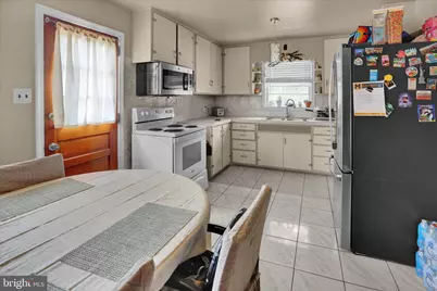 300 Park Av, Temple, PA 19560 - Photo 9
