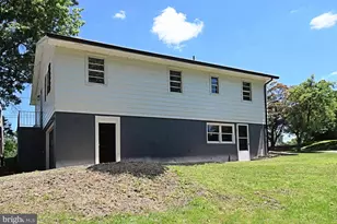 864 Chestnut St, Douglassville, PA 19518 - Photo 5