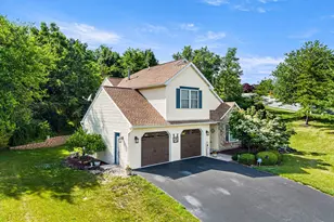 309 Cameron Dr, Douglassville, PA 19518 - Photo 3