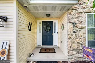 309 Cameron Dr, Douglassville, PA 19518 - Photo 5