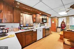 5235 4 Point Rd, Bethel, PA 19507 - Photo 35