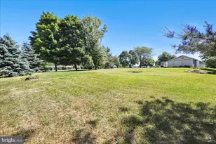 5235 4 Point Rd, Bethel, PA 19507 - Photo 27