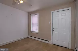 832 Nicolls St, Reading, PA 19604 - Photo 3
