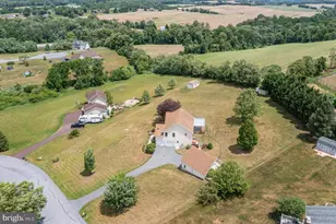 101 Chris Dr, Lenhartsville, PA 19534 - Photo 5