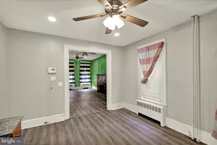 227 N 10th St, Reading, PA 19601 - Photo 9