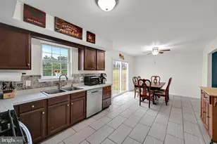 387 Oneida Dr, Reading, PA 19608 - Photo 9