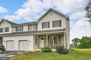 387 Oneida Dr, Reading, PA 19608 - Photo 3