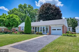 10 E Lincoln Ave, Robesonia, PA 19551 - Photo 1
