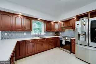 402 Russell Ave, Douglassville, PA 19518 - Photo 11