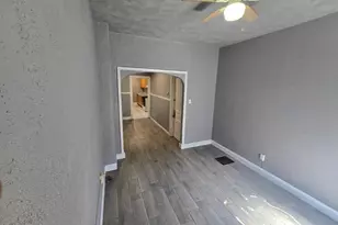 411 Cedar St, Reading, PA 19601 - Photo 3