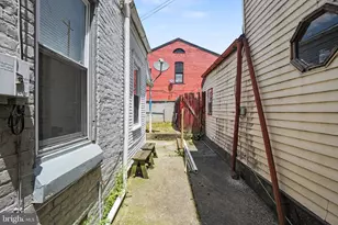 619 Willow St, Reading, PA 19602 - Photo 23