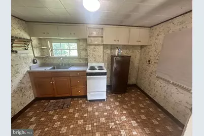 496 Old Philadelphia Pike #2ND FLOOR, Douglassville, PA 19518 - Photo 5