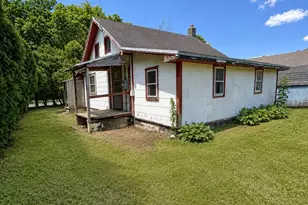 1309 W Philadelphia Ave, Boyertown, PA 19512 - Photo 1