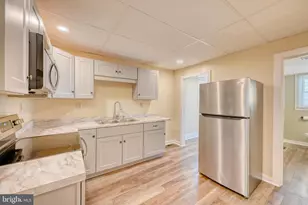 2 Penn Ave E, Robesonia, PA 19551 - Photo 7