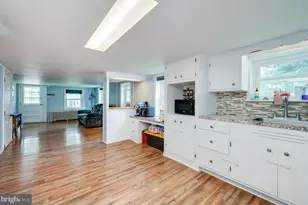 404 Seiberts Ct, Reading, PA 19609 - Photo 9