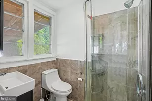 546 Locust St, Reading, PA 19604 - Photo 13