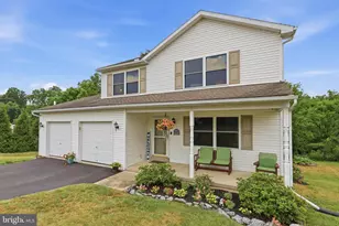 348 Dogwood Ln, Womelsdorf, PA 19567 - Photo 3