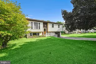 47 Carriage Cir, Oley, PA 19547 - Photo 7