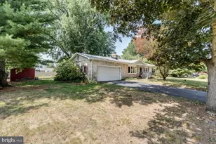 12 Heather Ln, Douglassville, PA 19518 - Photo 5
