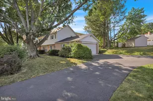 2203 Burkey Dr, Wyomissing, PA 19610 - Photo 5