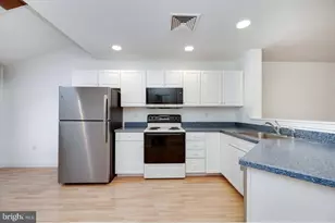 524 Oak Hill Ln, Wyomissing, PA 19610 - Photo 7