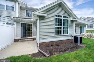524 Oak Hill Ln, Wyomissing, PA 19610 - Photo 3