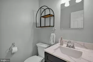 1115 Stonehenge Dr, Reading, PA 19606 - Photo 17