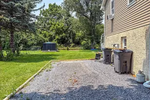 108 Maple Dr, Morgantown, PA 19543 - Photo 5