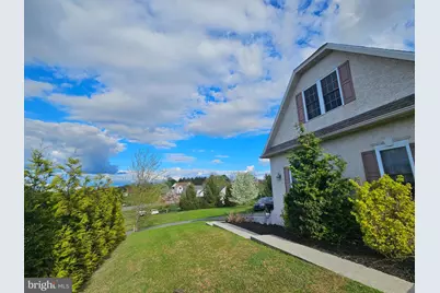 302 Chris Drive, Lenhartsville, PA 19534 - Photo 3