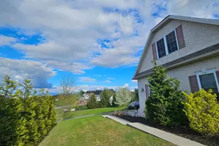 302 Chris Dr, Lenhartsville, PA 19534 - Photo 3
