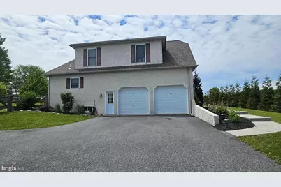 302 Chris Drive, Lenhartsville, PA 19534 - Photo 3