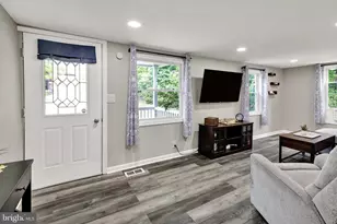 3128 Oak St, Reading, PA 19605 - Photo 7
