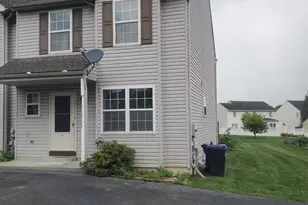 667 Walnut Tree Dr, Blandon, PA 19510 - Photo 1