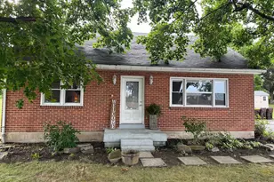 639 Chestnut St, Bally, PA 19503 - Photo 1
