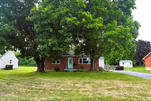 639 Chestnut St, Bally, PA 19503 - Photo 3