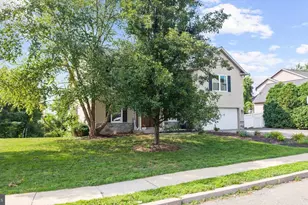 207 Balsam Dr, Douglassville, PA 19518 - Photo 3