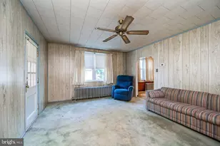 1237 Carbon St, Reading, PA 19601 - Photo 7