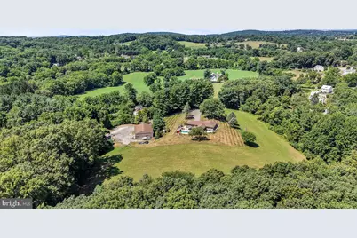 130 Clearfield Lane, Reading, PA 19608 - Photo 3