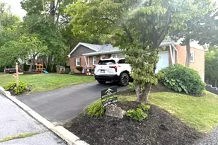 1024 Crestview Ave, Reading, PA 19607 - Photo 3