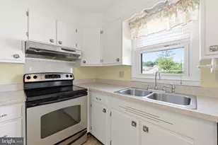 2000 Garfield Ave, Reading, PA 19609 - Photo 11